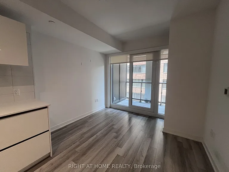 121 Saint Patrick St #411 — Photo 8