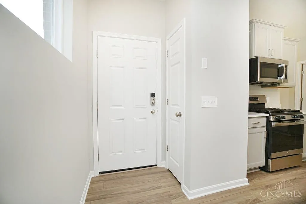 3 bed, 1548 sqft, $2,500 — Photo 2