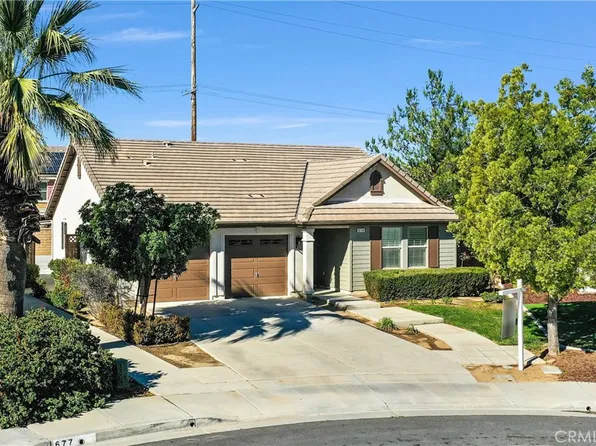 674 Nihal Ct, Perris, CA 92571