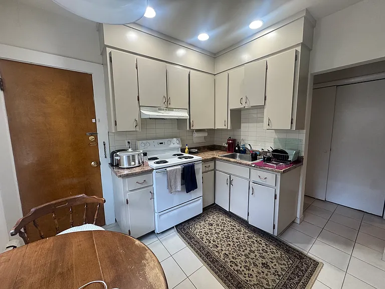 106 Thurston St #10 — Photo 2