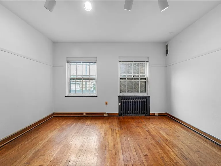 342 S Highland Ave #11B — Photo 15