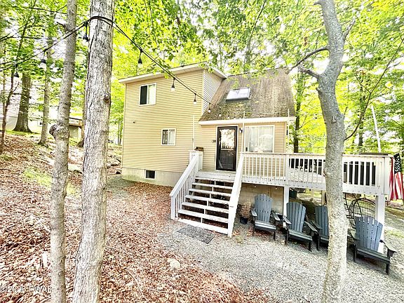 2nd image of 1023 Oak Ter
