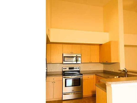 4th image of 617 Villa Cir #617