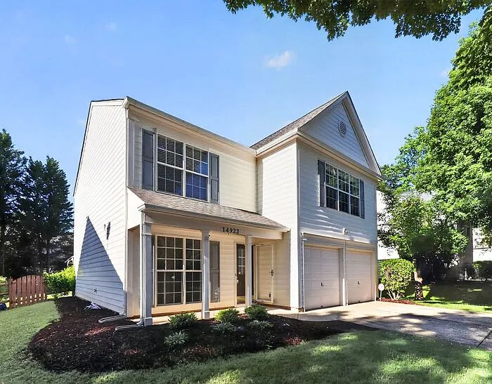 3 bed, 2.5 bath, 1824 sqft, $2,495 — Photo 3