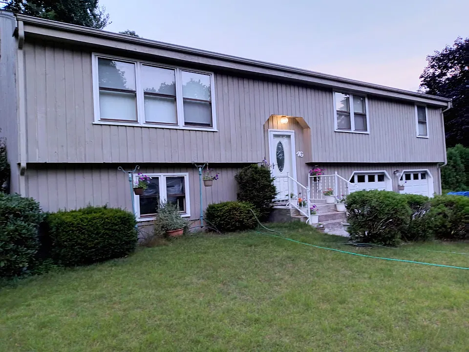 46 Stonehenge Dr