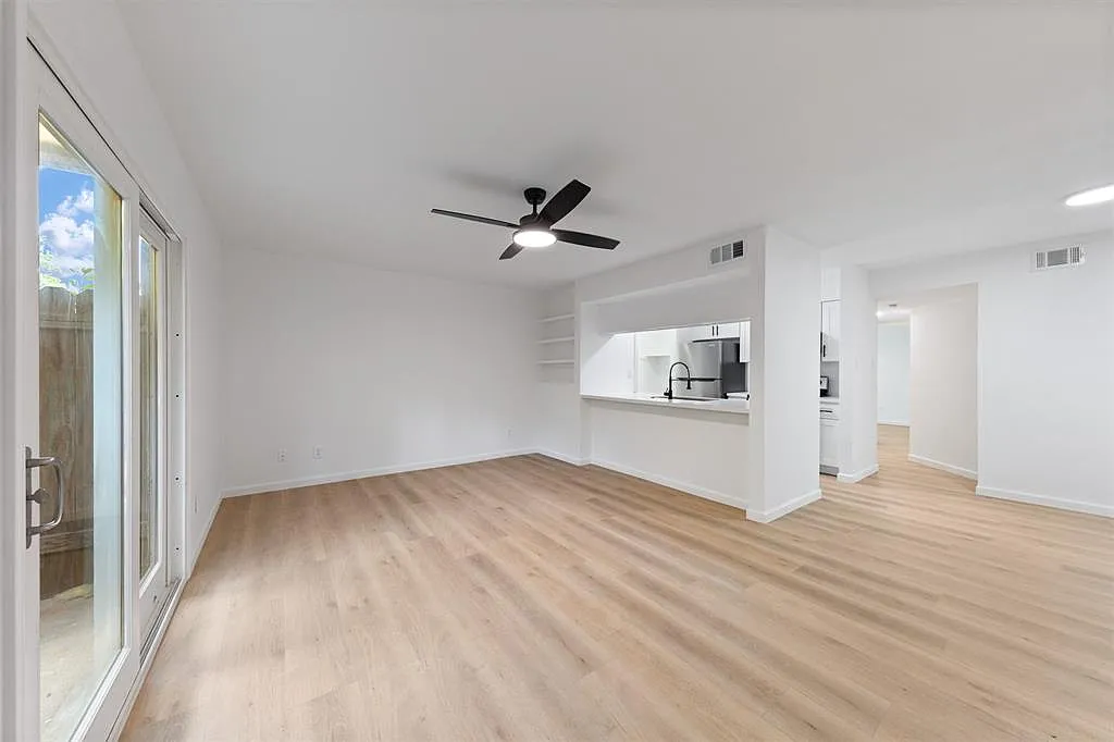 815 Lyle West Avenue - C — Photo 2