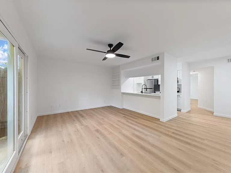 815 Lyle West Ave #C — Photo 2