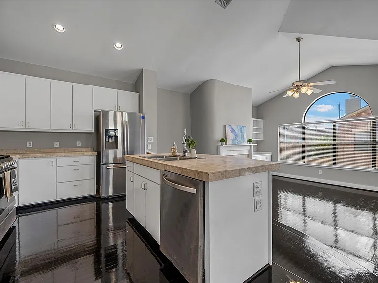9705 Linkmeadow Ln — Photo 10