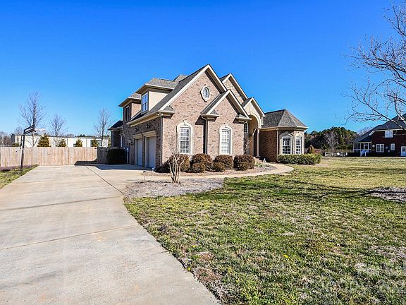 2nd image of 4812 Campobello Dr