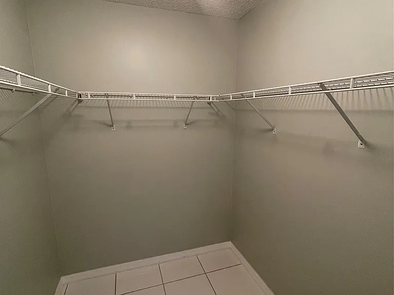 1810 SW 114th Ter — Photo 12