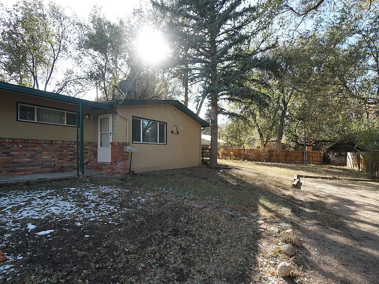 1912 Cascade Ln — Photo 1