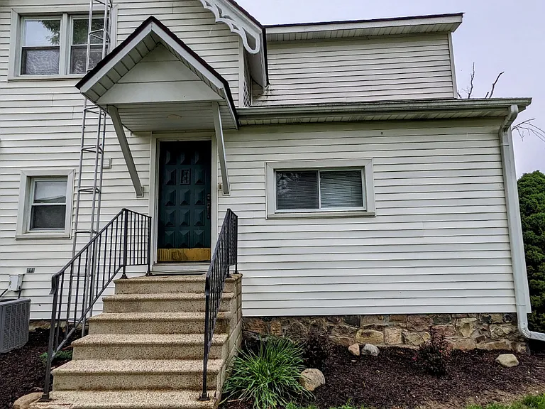 316 S Macomb St #2 — Photo 2
