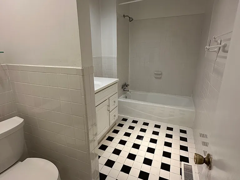 620 Royal Oaks Pl — Photo 5