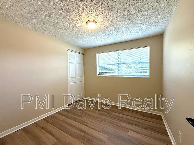 10726 Merida Dr — Photo 7