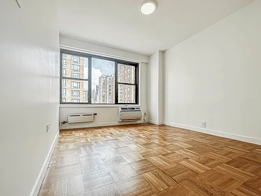 Rented by Manhattan Realty Group | media 12