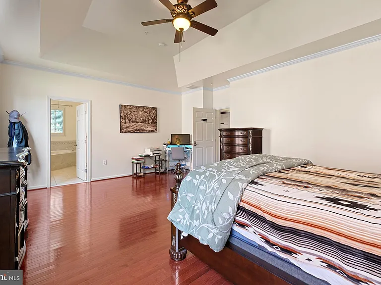 11810 Tregiovo Pl — Photo 18