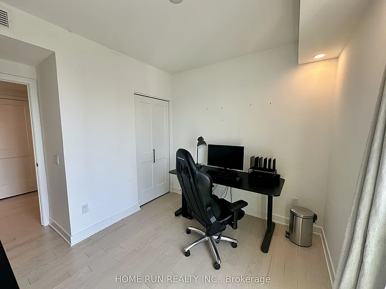 340 Queen St #1701 — Photo 8