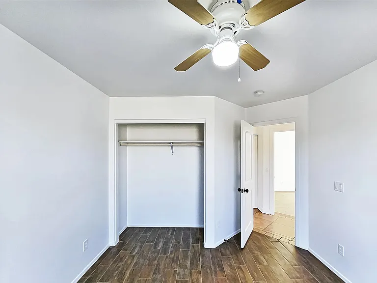 1708 E Francisco Dr — Photo 11
