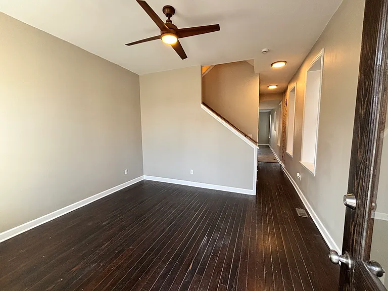 2253 Indiana Ave — Photo 7