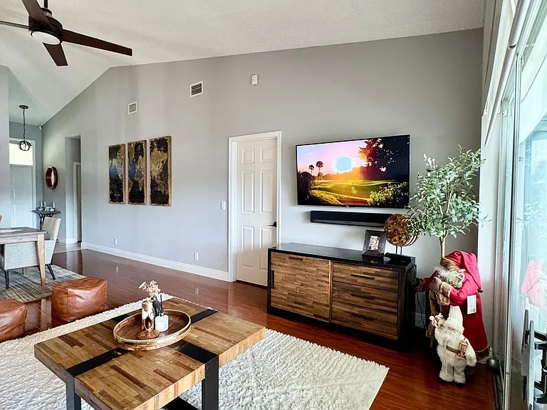 209 Cypress Point Dr — Photo 14