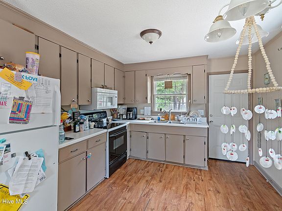 5th image of 2902 E Oak Island Drive #A&B