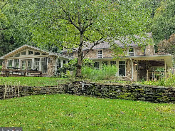 235 Treichler Rd, Alburtis, PA 18011