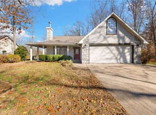 11 Manchester Dr, Bella Vista, AR 72714