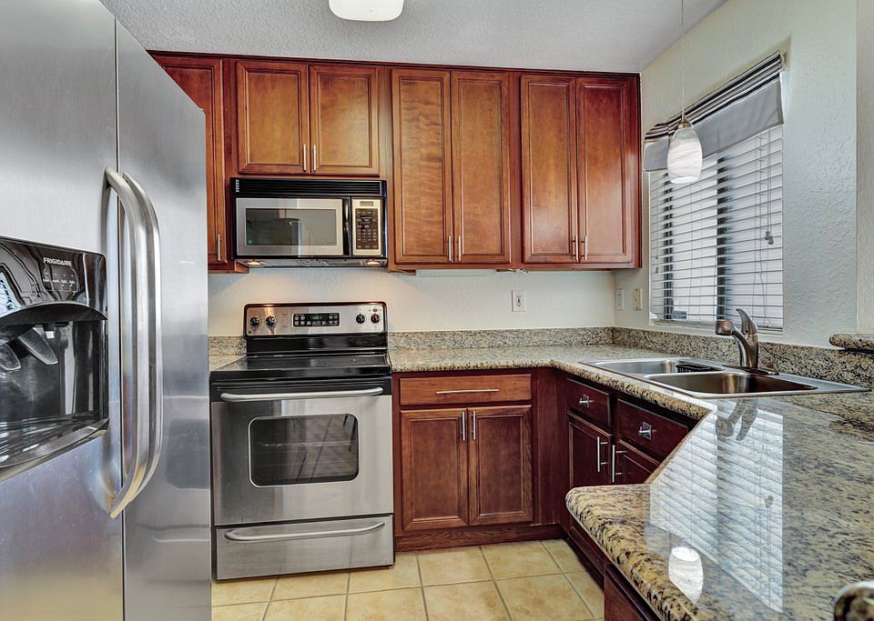 1st image of 78650 Avenue 42 APT 601