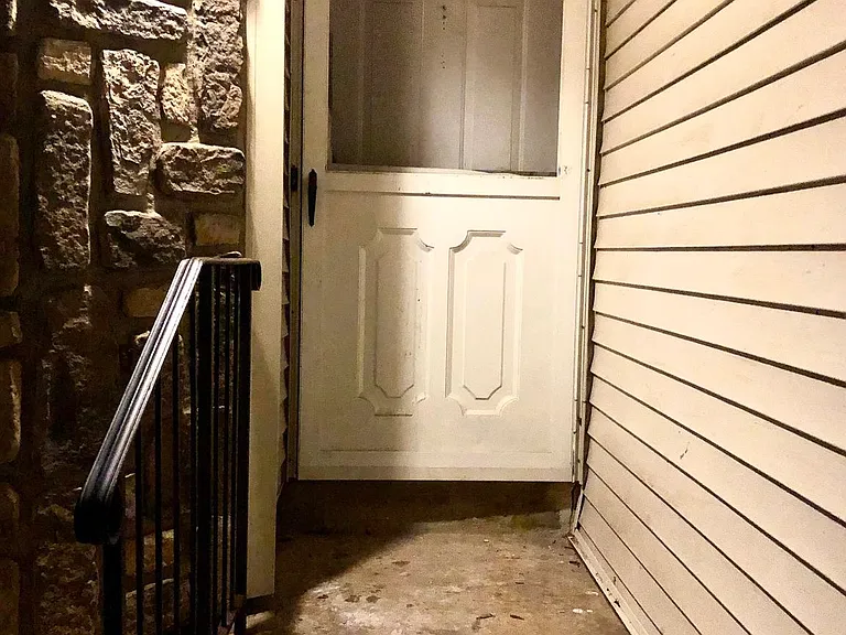 1134 Schmidt Ln — Photo 2