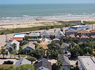 911 Avenue L, Galveston, TX 77550
