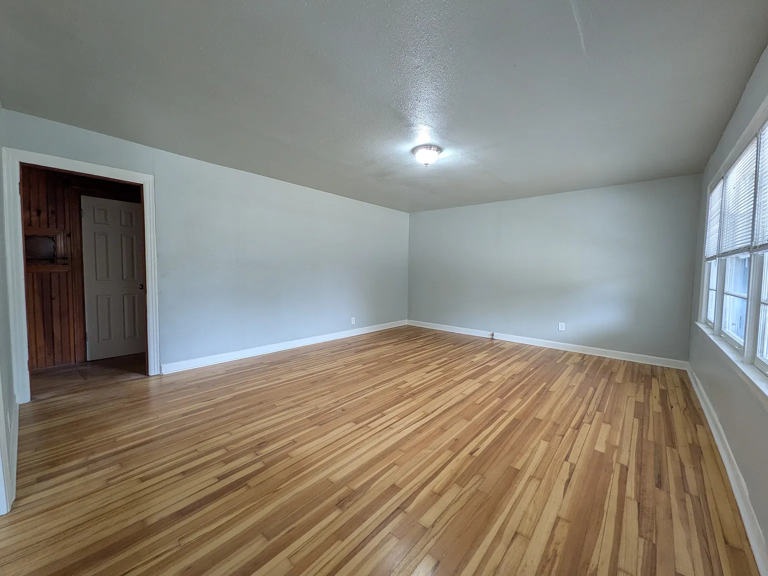 327 G NE — Photo 2