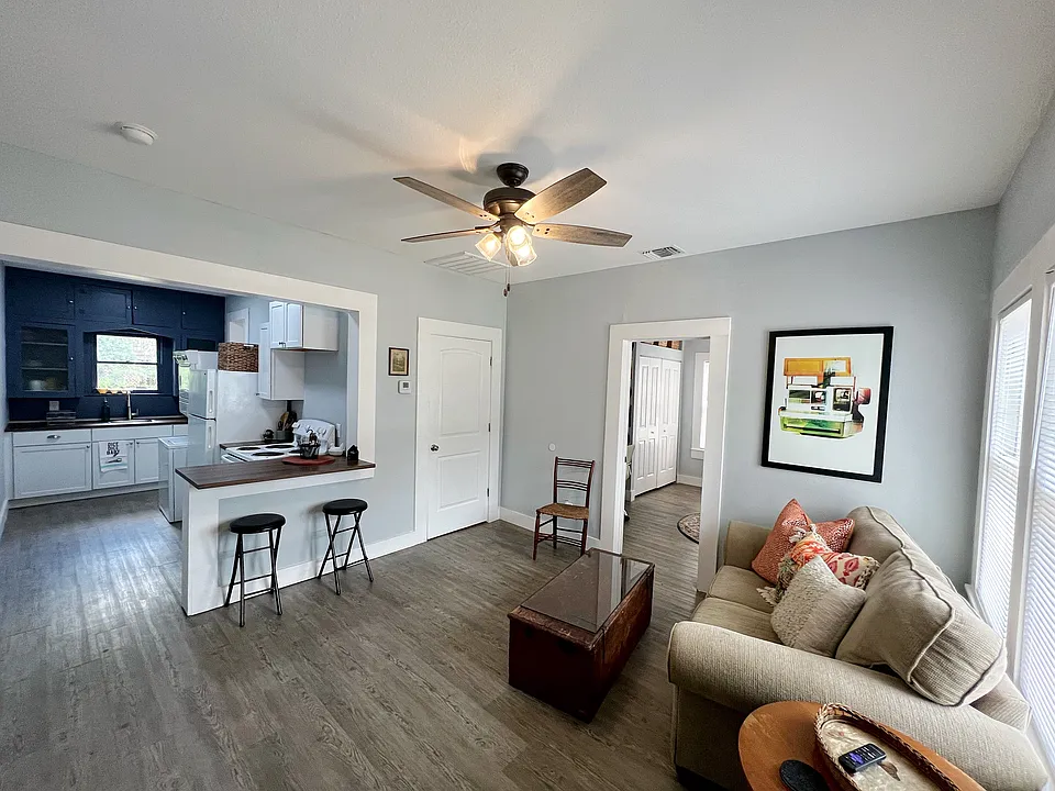 715 W Hollywood Ave #2