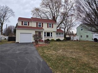 145 Newfield Dr, Rochester, NY 14616