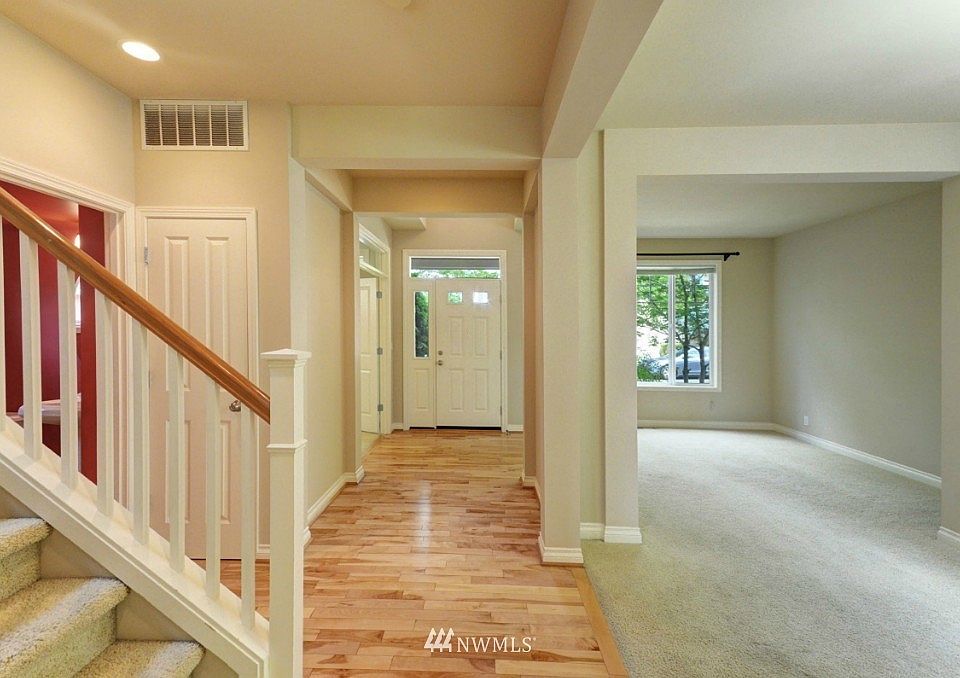 1st image of 19149 NE 66th Way