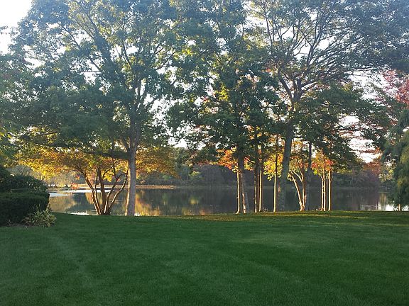 3rd image of 621 Lake Ct