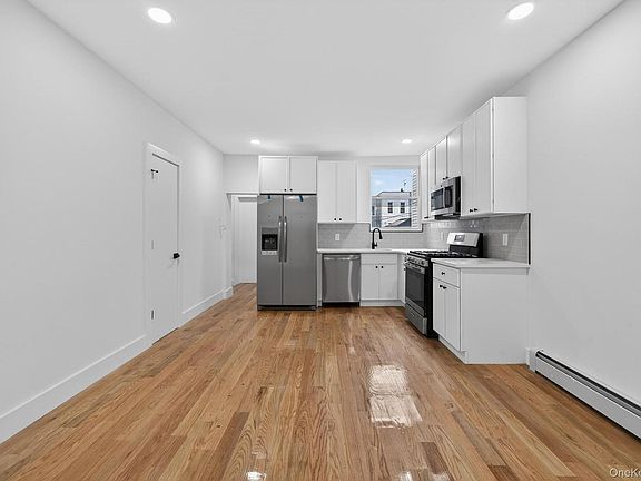 2nd image of 2561 99th St Floor 1