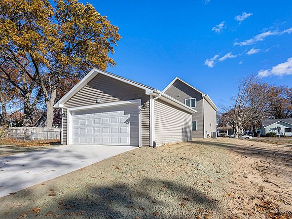 4th image of 934 Maple Ave