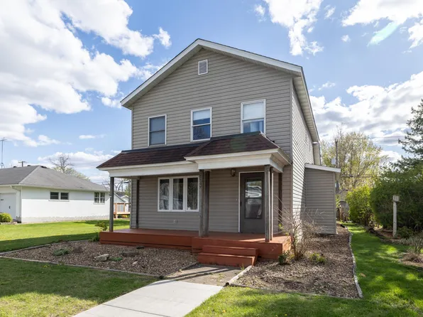 273 Elm St S, Prescott, WI 54021