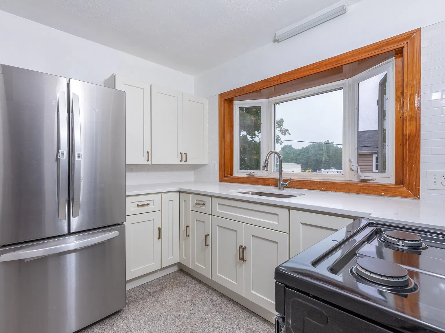 3 bed, 1300 sqft, $3,100 — Photo 1