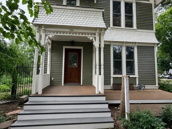 300 W Chestnut STREET, Burlington, WI 53105