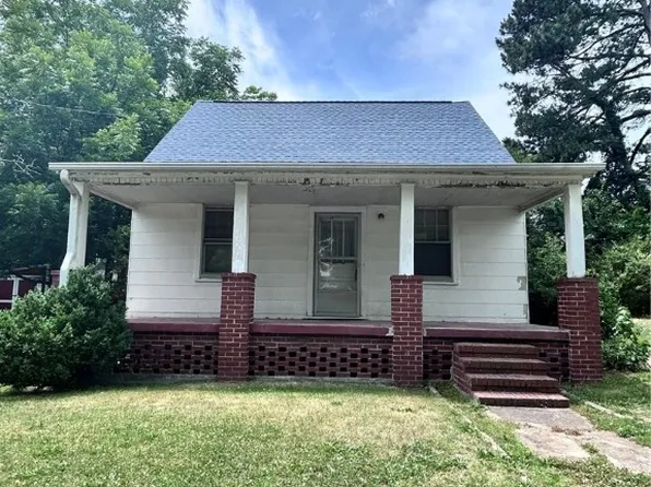 213 Pennington St, South Hill, VA 23970