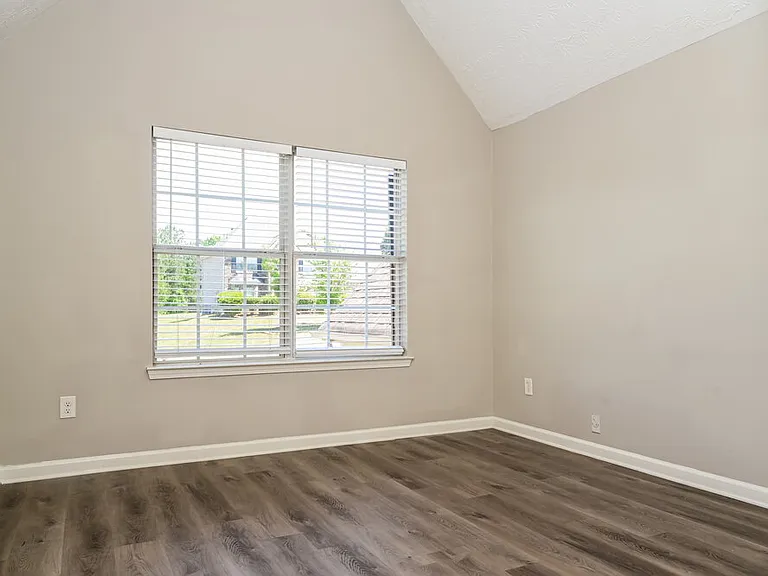 204 Biltmore Way — Photo 11