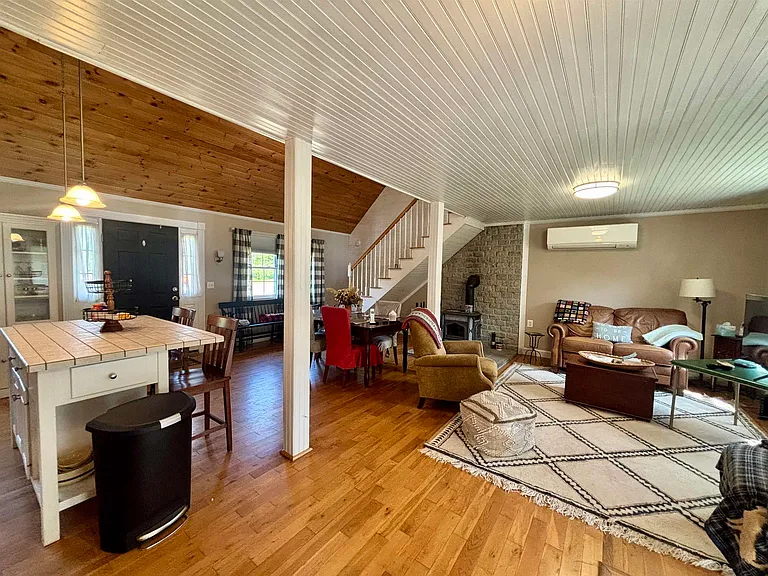 353 Forest Rd — Photo 13