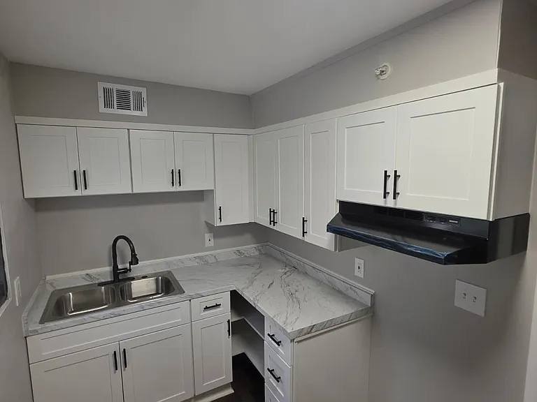 Glendale Place Apartments 2 — Photo 30