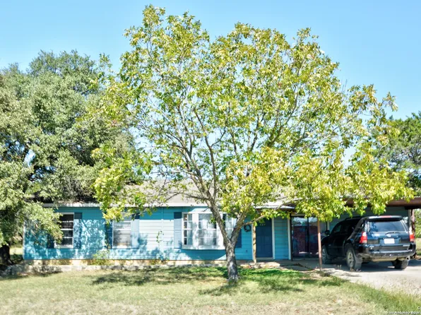467 Big Meadows Dr, Bandera, TX 78003