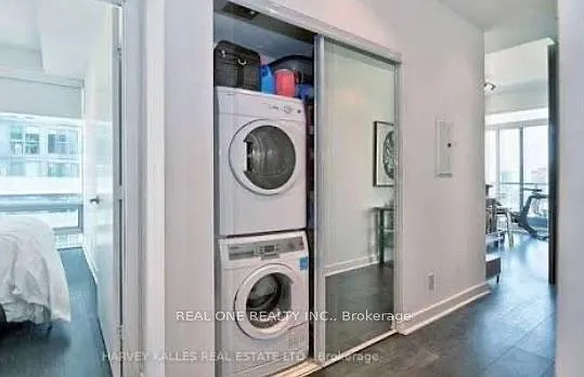 15 Grenville St #1110 — Photo 5
