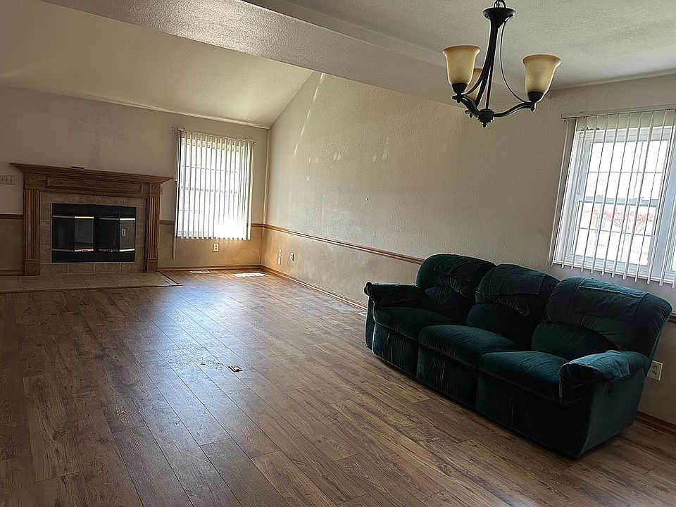 Great Room with gas fp
