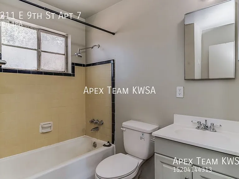 1211 E 9th St #7 — Photo 7
