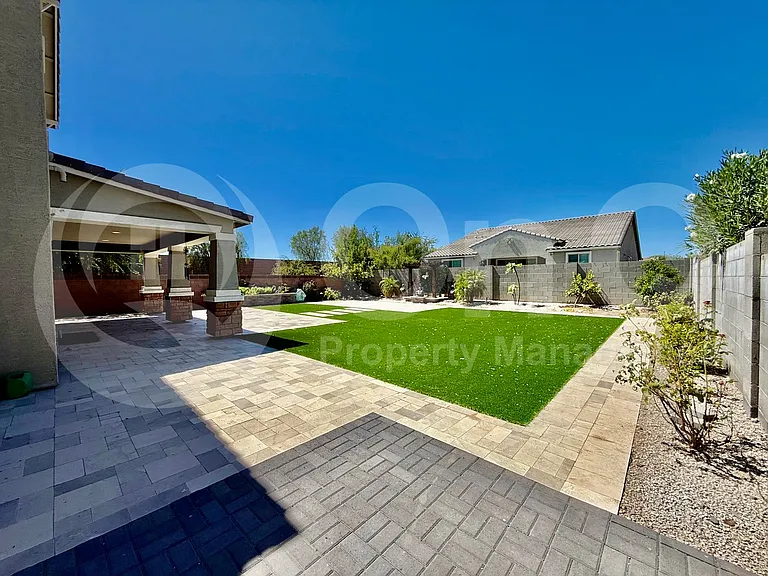 1312 E Gemini Pl — Photo 40