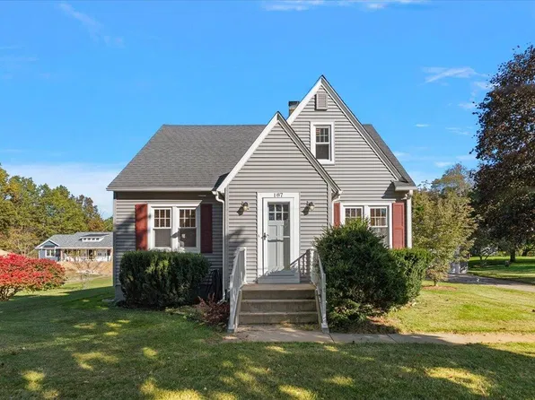 187 N 160th Ave, Holland, MI 49424